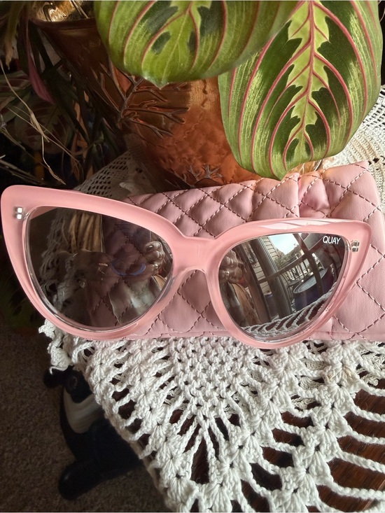 Quay Australia Pink Oversized Women\'s Sunglasses